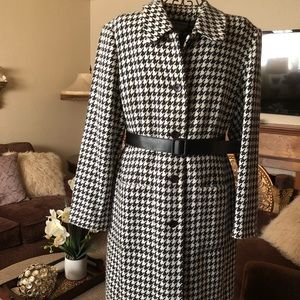 Classy houndstooth jacket.